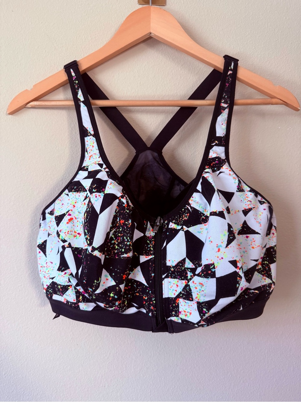 Victoria Secret Sports Double Bra with Zipper Geometric Print Size 38 DD